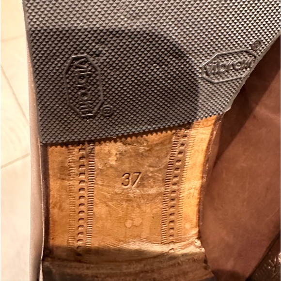 Gently Used Gucci Brown Horsebit Loafer 37 - Picture 4 of 7